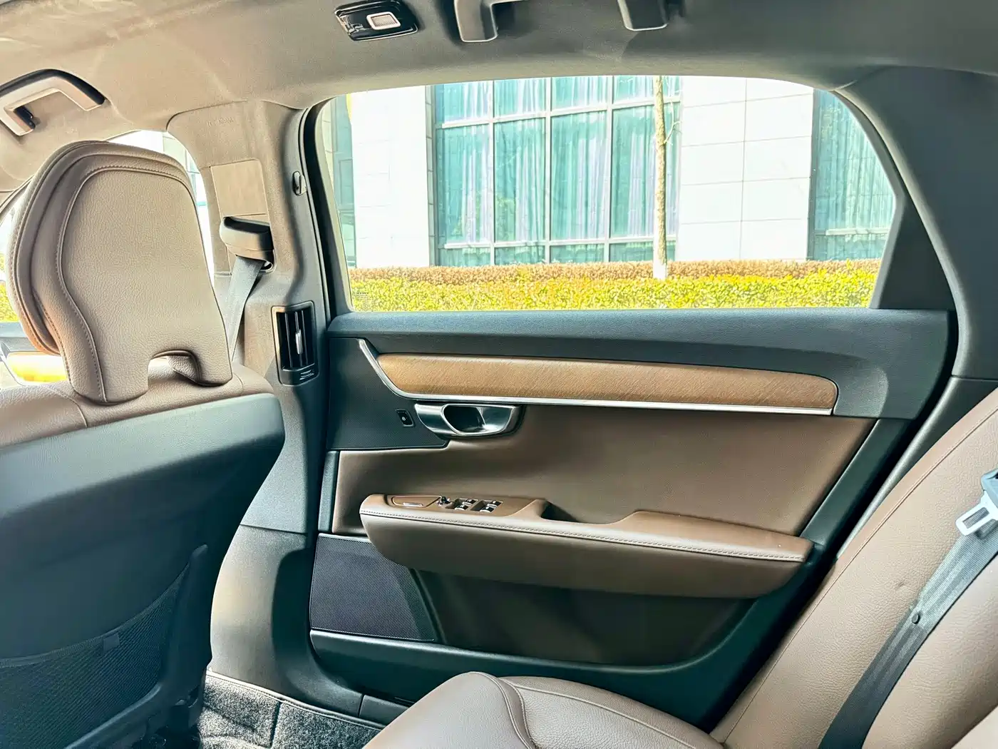 Фото 9 - Volvo S90