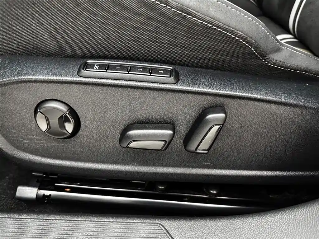 Volkswagen Golf 2021 280TSI DSG R-Line фото 18