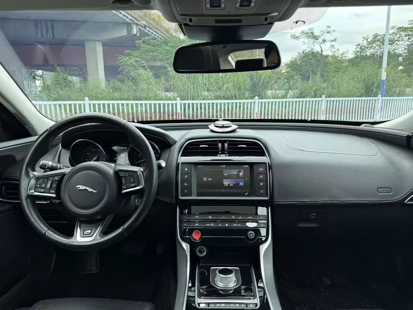 Jaguar XE 2016 2015 2.0T 200PS R-Sport