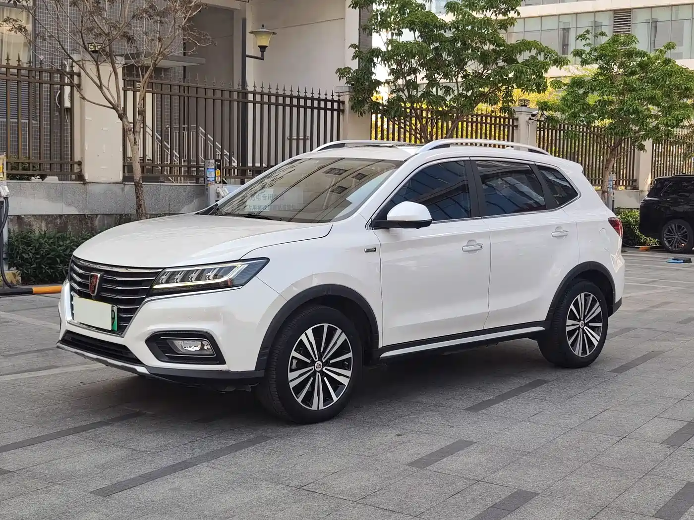 ROEWE RX5 NEW ENERGY