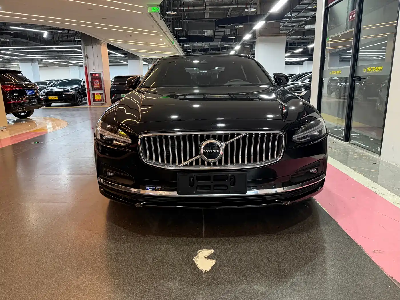VOLVO S90