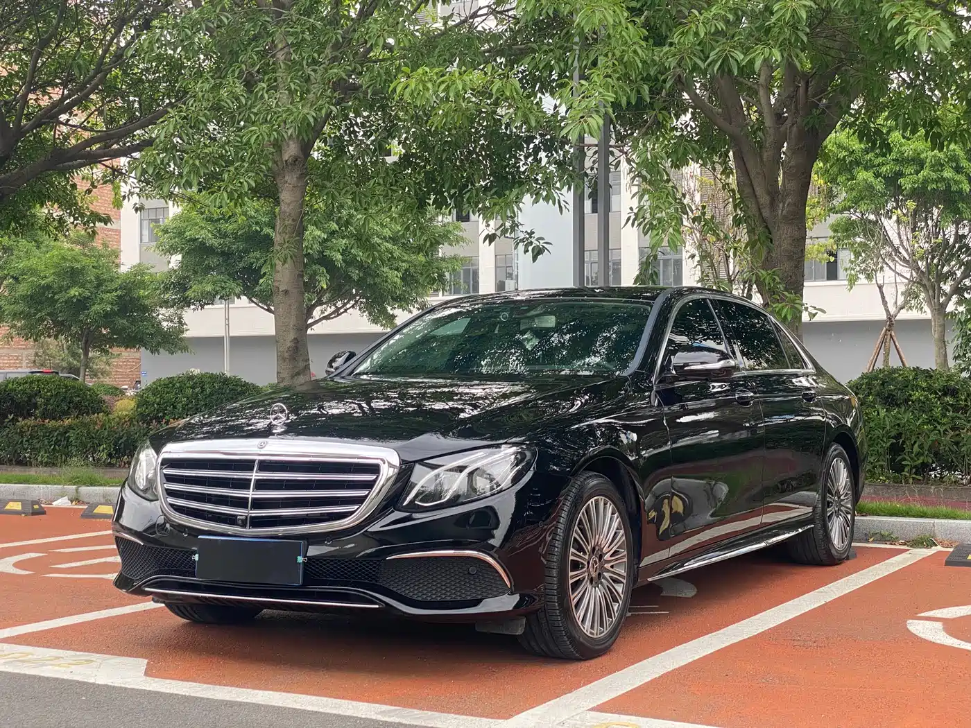Mercedes-Benz E-Class 2019 E 300 L Luxury
