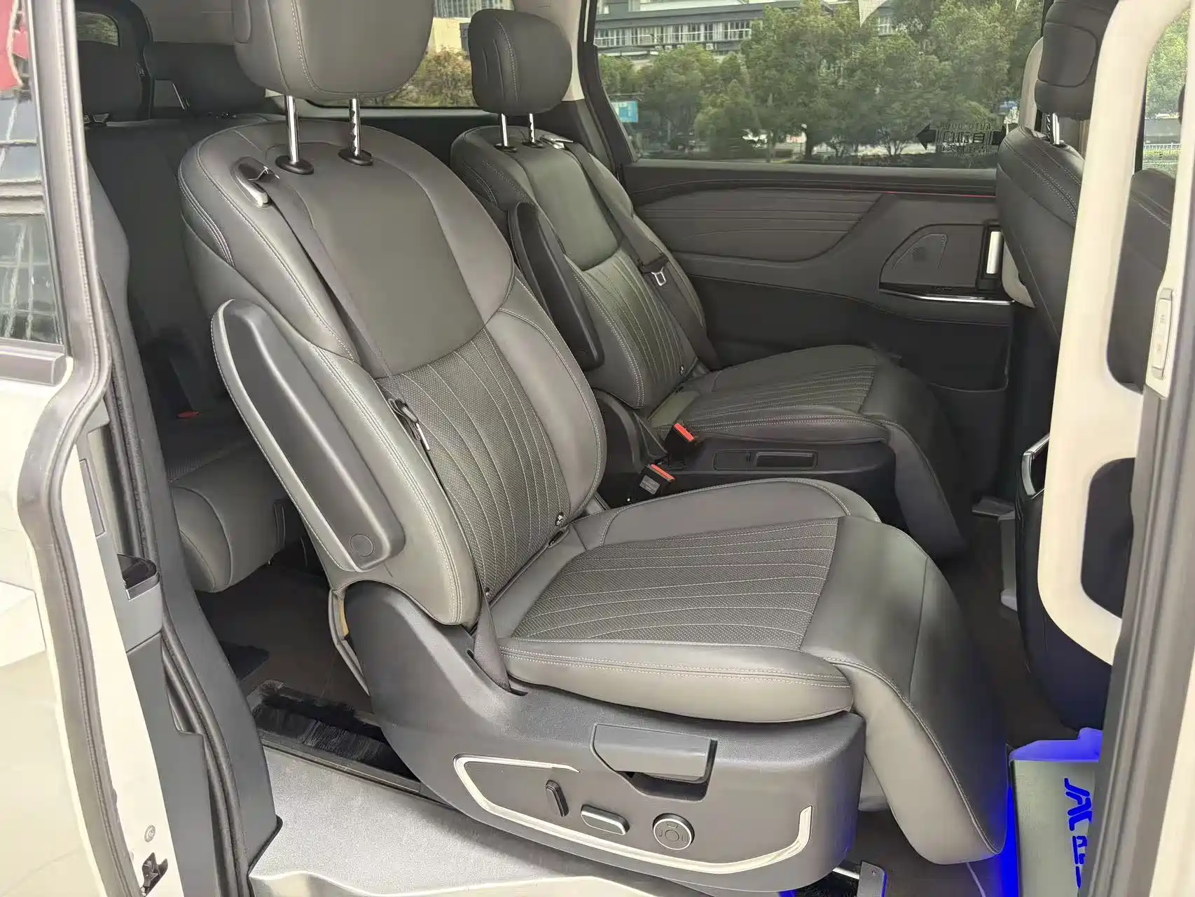 صورة 14 - JAC Refine Refine RF8 PHEV
