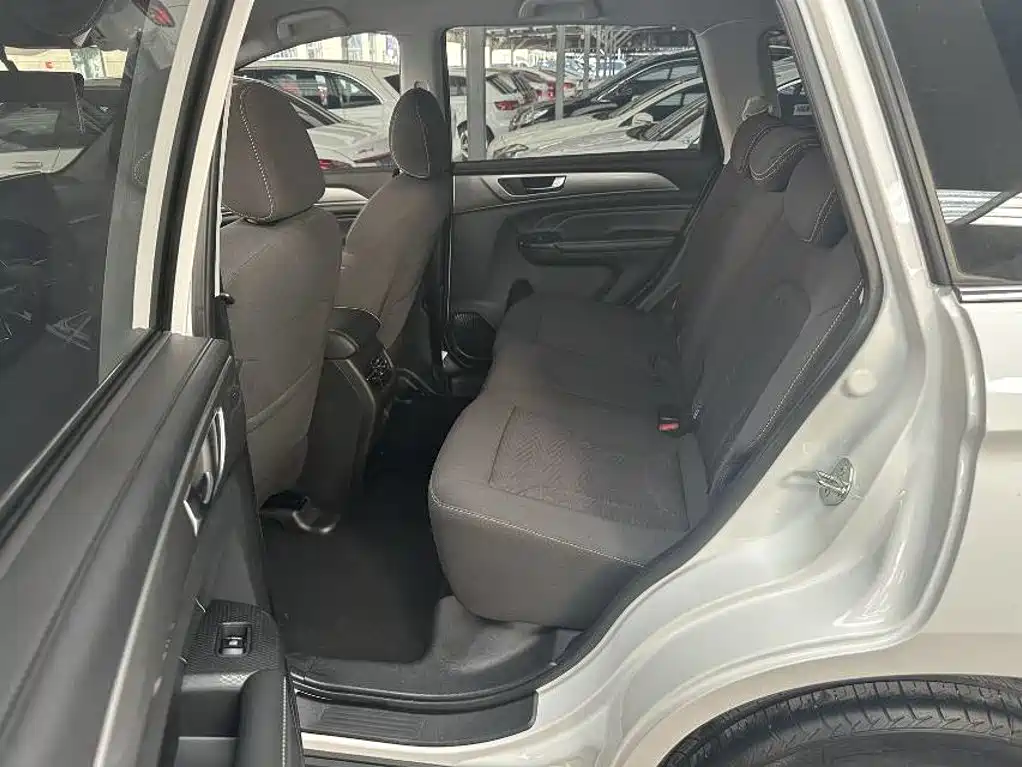 Фото 5 - Haval M6
