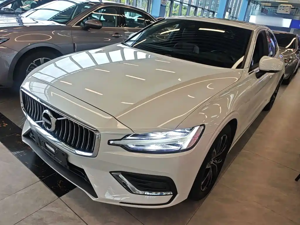 Volvo S60 2022 — пригон из Китая