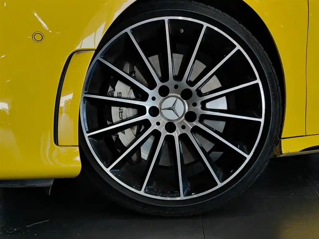 Mercedes-Benz A-Class AMG (Import) 2020 AMG A 35 4MATIC фото 24