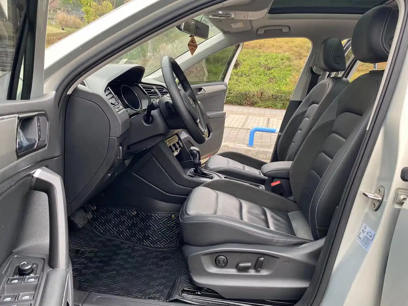 Volkswagen Tiguan L 2019 330TSI Automatic 2WD Panorama Comfort Edition China VI фото 8