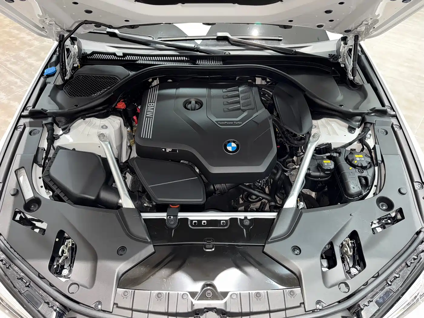 BMW 5 Series 2022 Model Third Facelift 530Li Premium M Sport Package фото 28