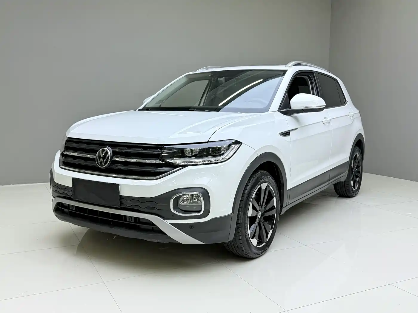 VOLKSWAGEN EXPLORING THE SHADOW