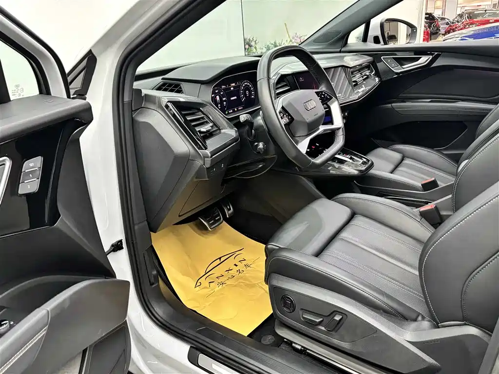 Audi Q4 e-tron 2024 40 e-tron Creation Edition фото 8