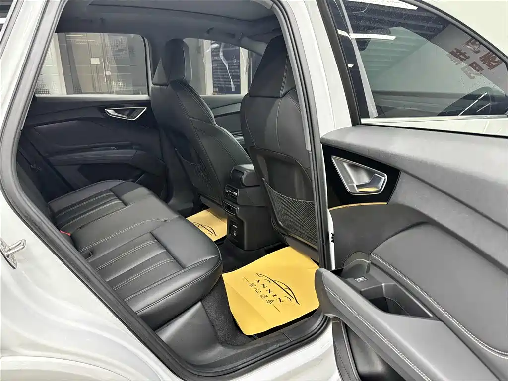 Audi Q4 e-tron 2024 40 e-tron Creation Edition фото 16