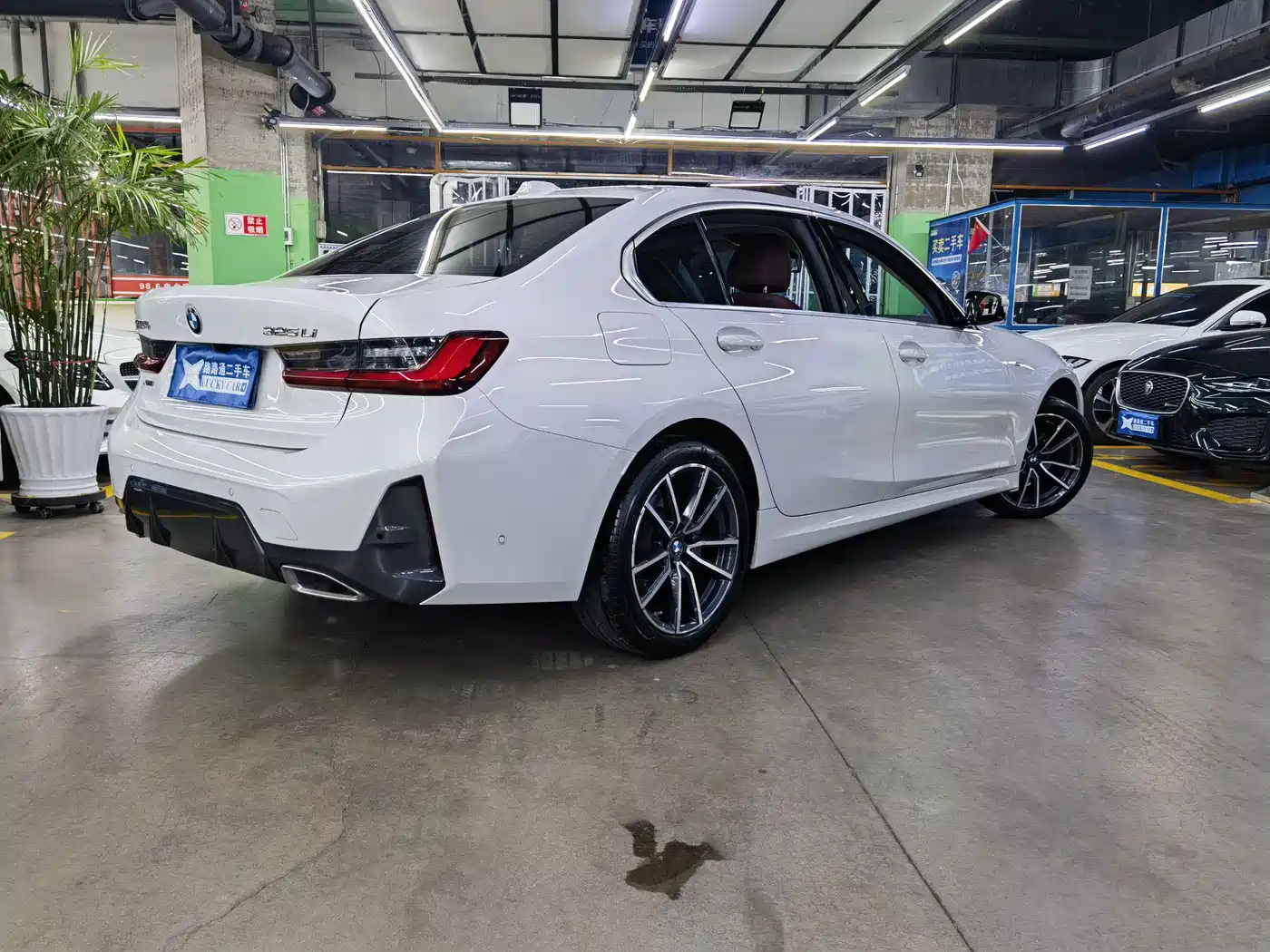 BMW 3 Series 2023 325Li xDrive M Sport Package фото 6