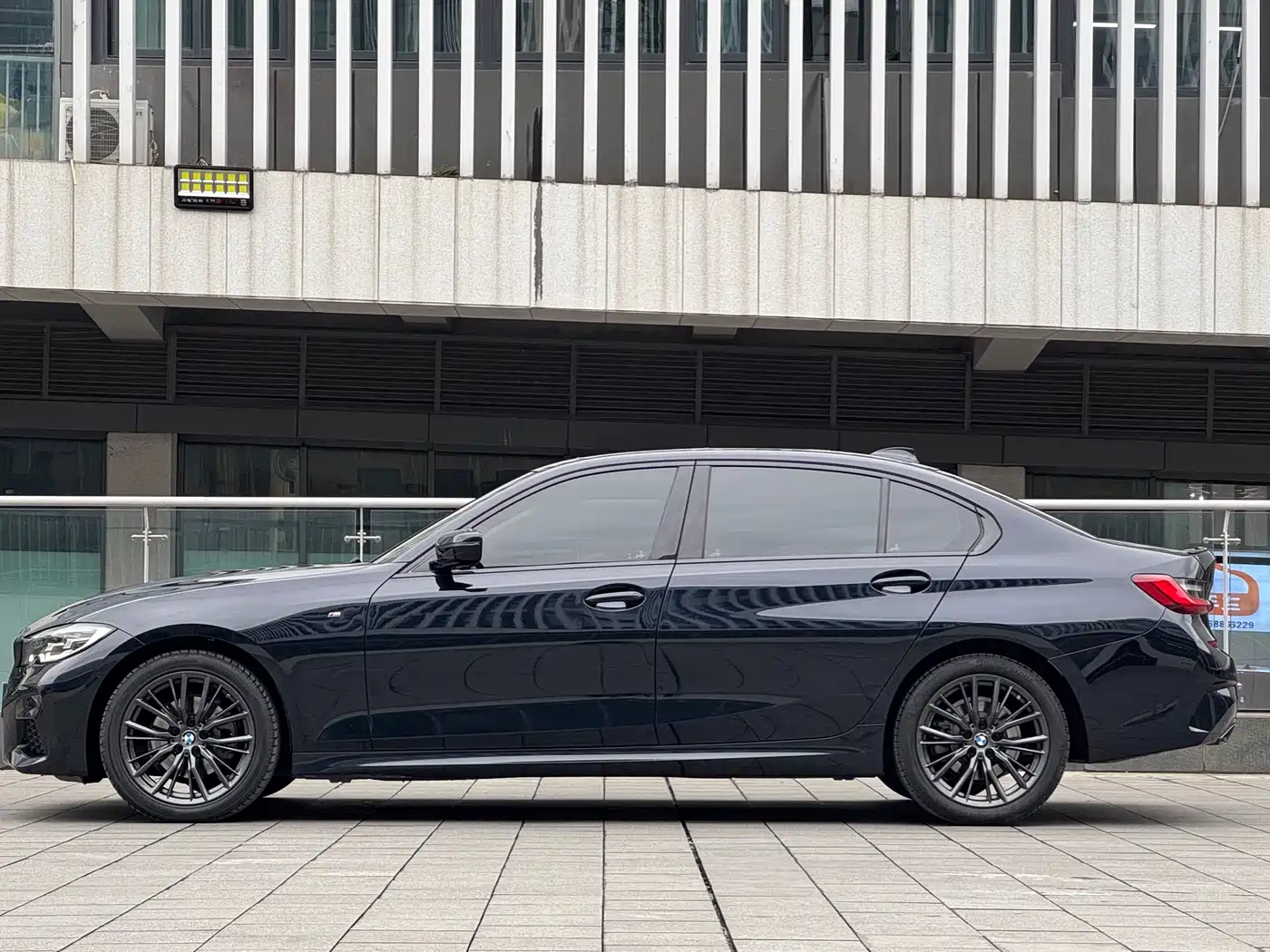 BMW 3 Series 2022 325Li M Sport Shadow Edition фото 4