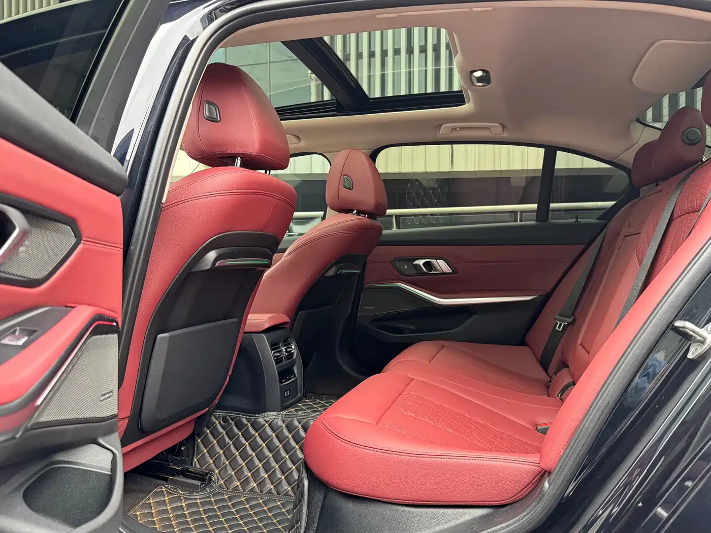 BMW 3 Series 2022 325Li M Sport Shadow Edition фото 17