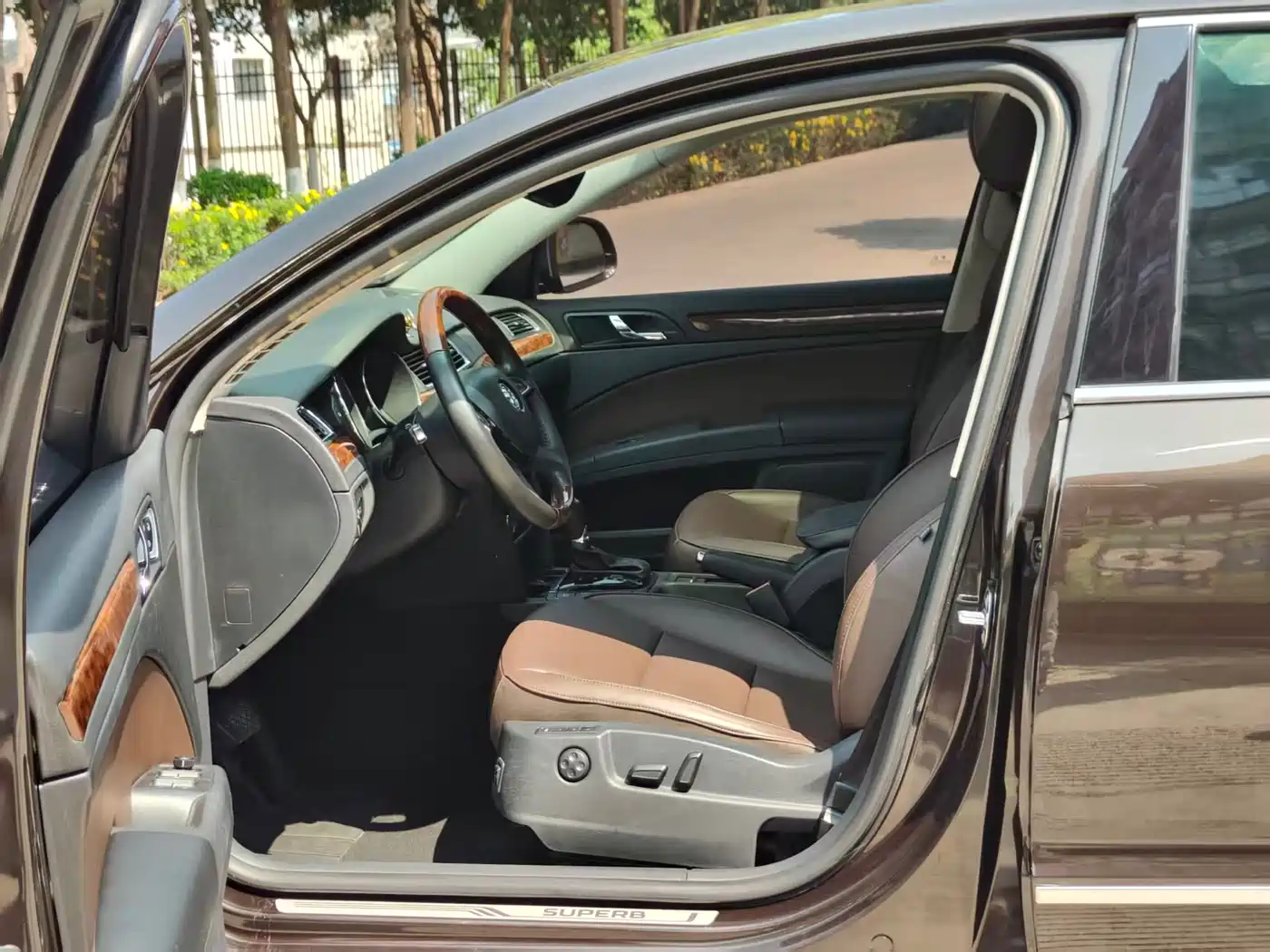 Škoda Superb 2013 2.0TSI DSG Executive Edition фото 4