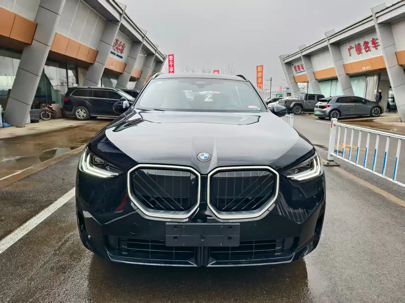 BMW X3 2026 xDrive30L Leading Trim M Sport Shadowline Package