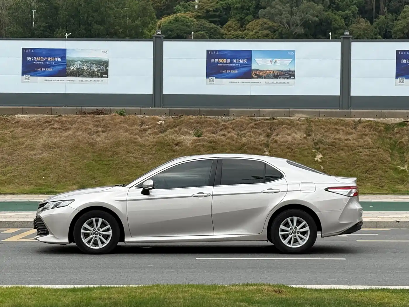 Toyota Camry 2018 2.0E Elite Edition фото 5