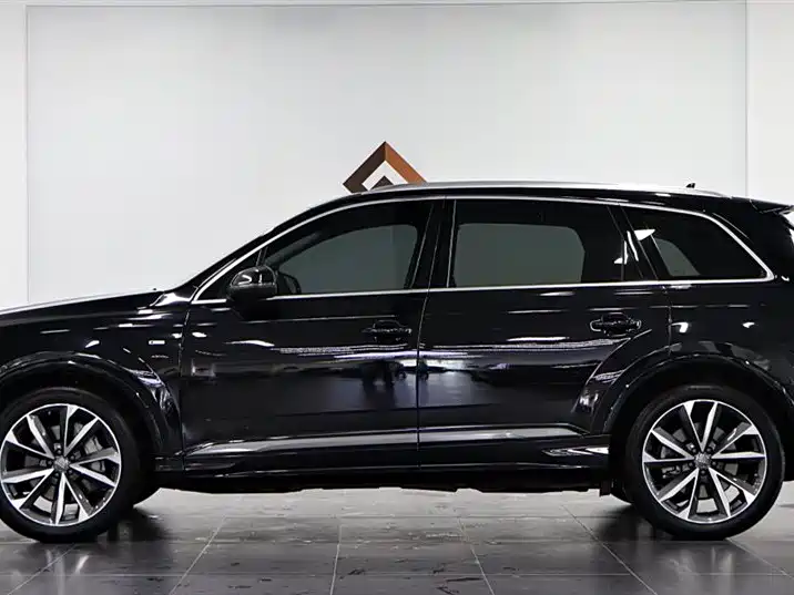 Audi Q7 2020 55 TFSI quattro S line Sport фото 7