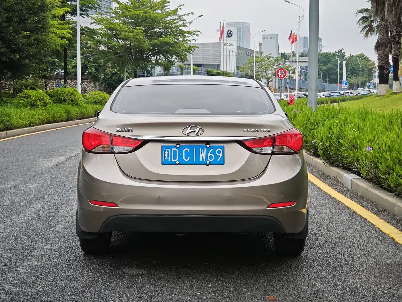 Hyundai Langdong 2016 1.6L Automatic Smart Edition фото 5