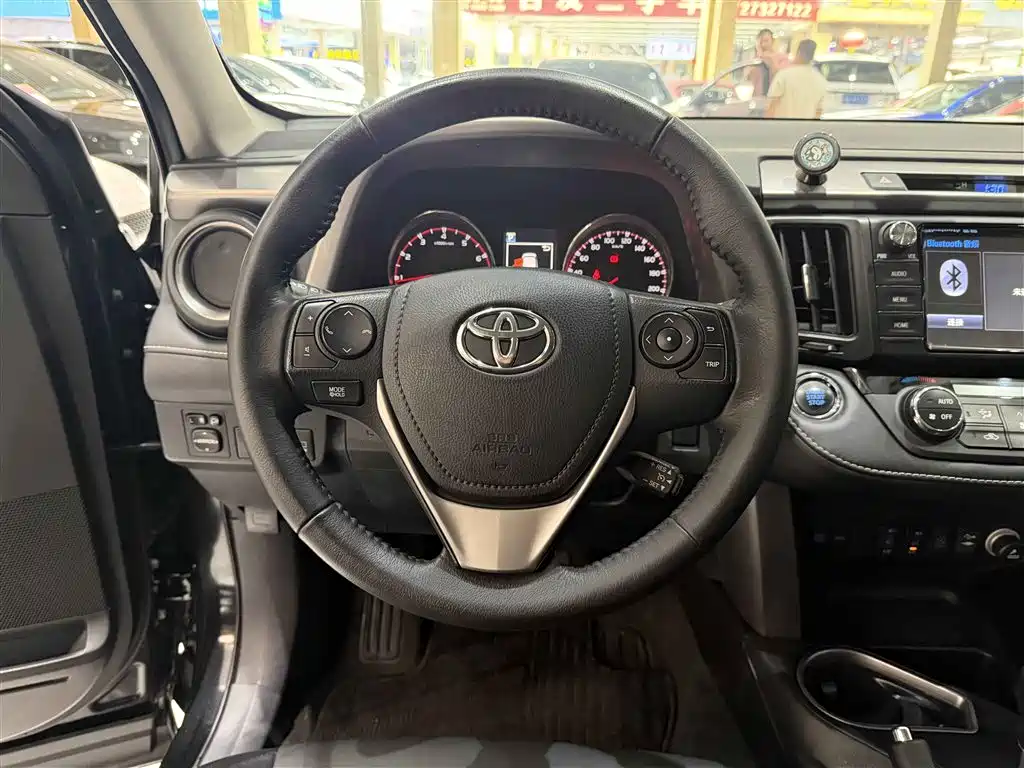 Toyota RAV4 Rongfang 2016 2.0L CVT 2WD Smart (China V) фото 14