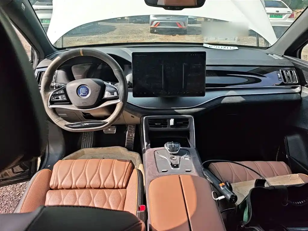 BYD Tang New Energy 2021 DM-i 112KM Honor фото 10