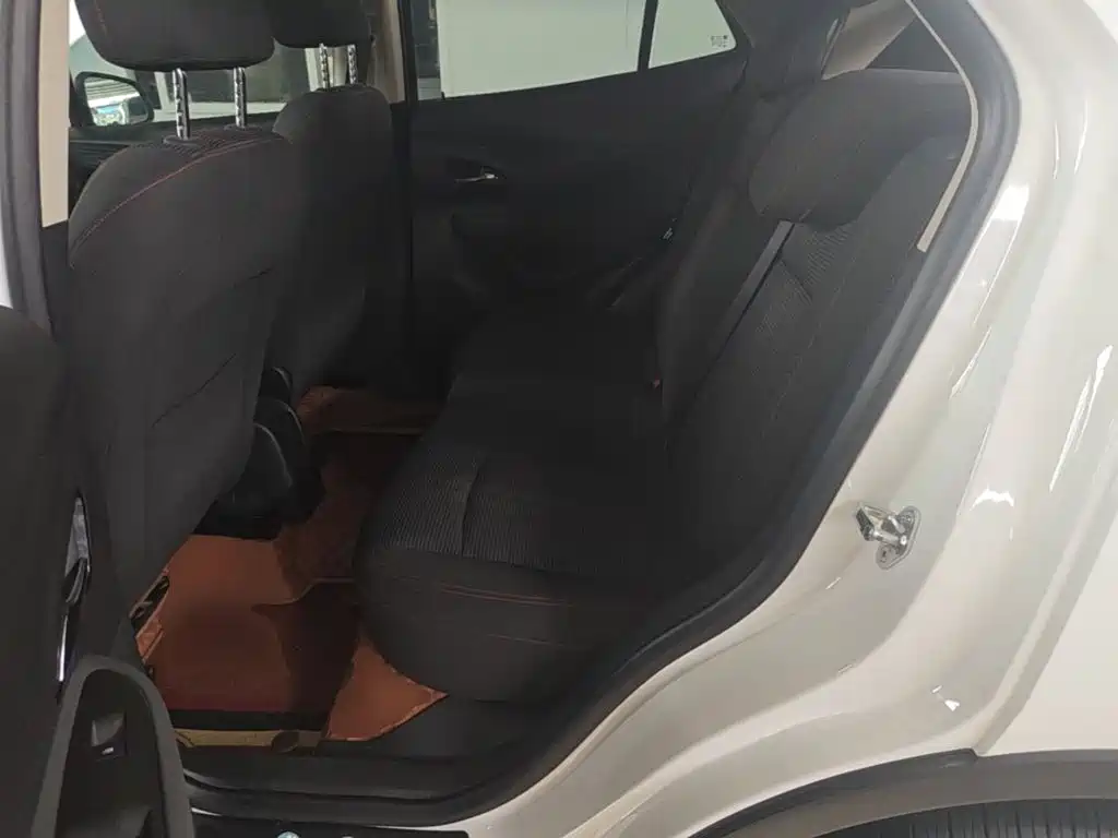 Фото 17 - Buick Encore