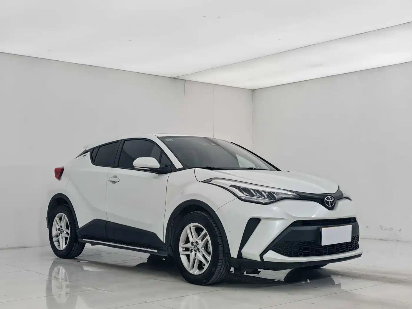 Toyota C-HR 2021 2.0L Comfort Edition фото 8