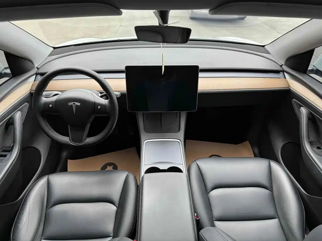 Фото 8 - Tesla Model Y