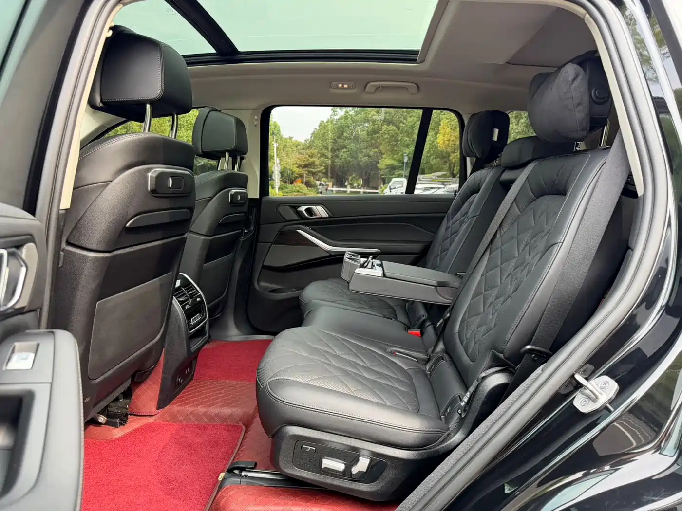BMW X7 2024 2023 xDrive40i Leading Luxury Package