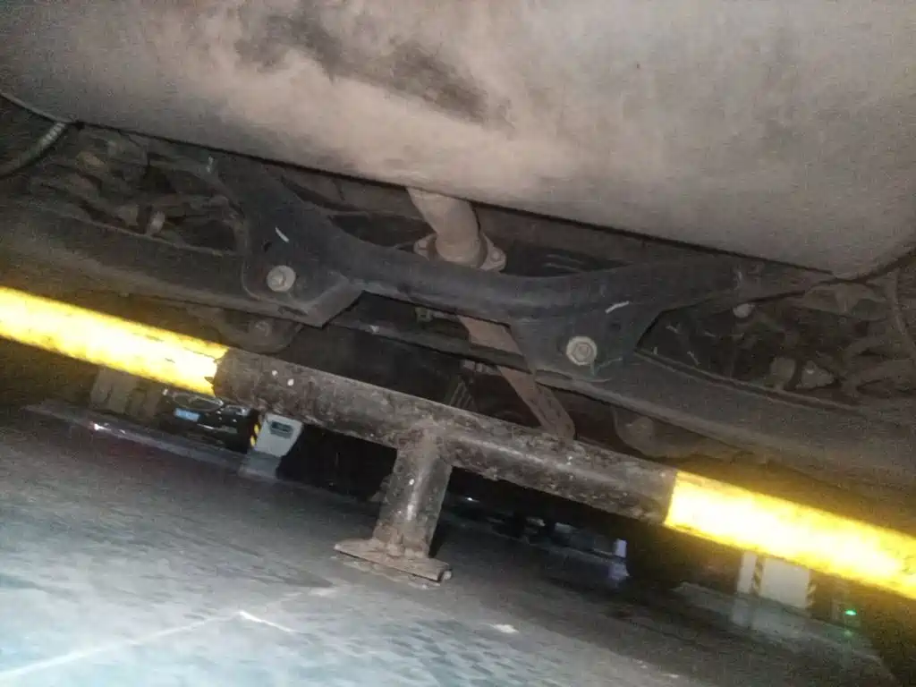 Фото 22 - Geely Atlas