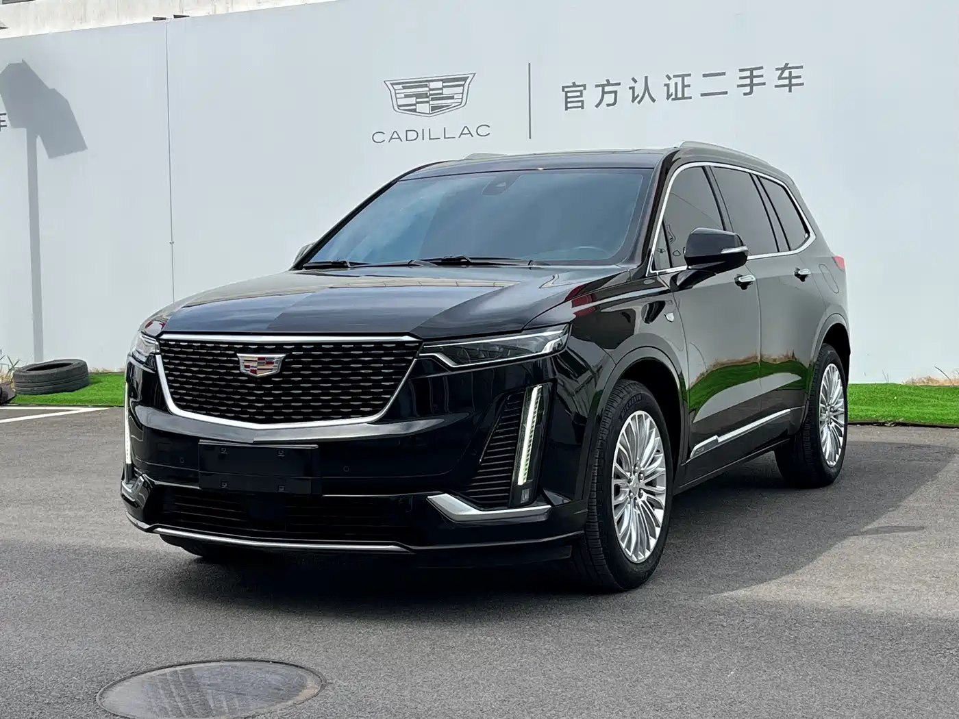 CADILLAC XT6