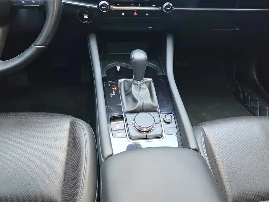MAZDA 3 ANGKESAILA