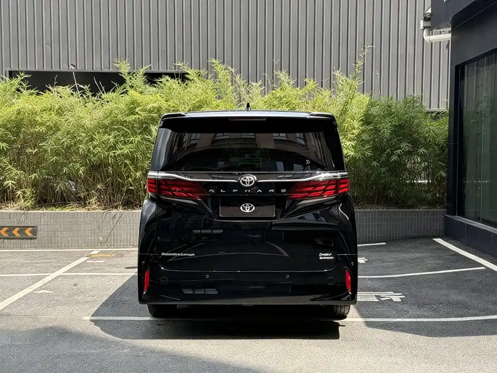 Toyota Alphard 2025 2024 Hybrid 2.5L Ultimate Enjoyment Edition