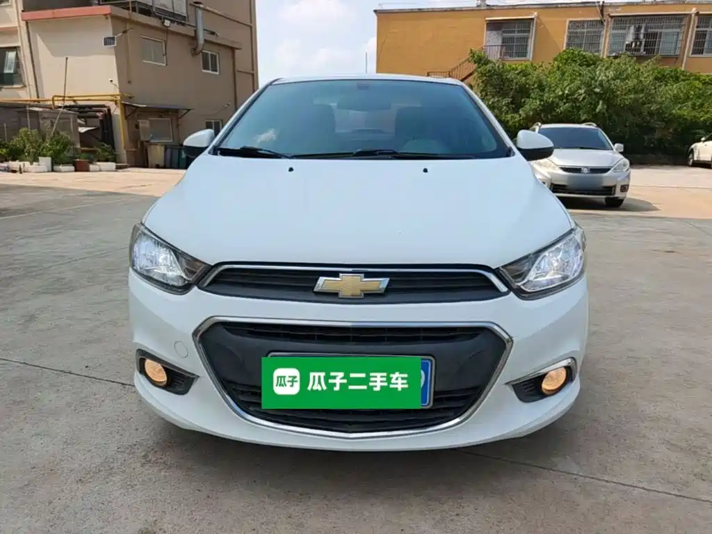 Chevrolet Aveo 2015 2014 Sedan 1.4SE MT Joy Edition