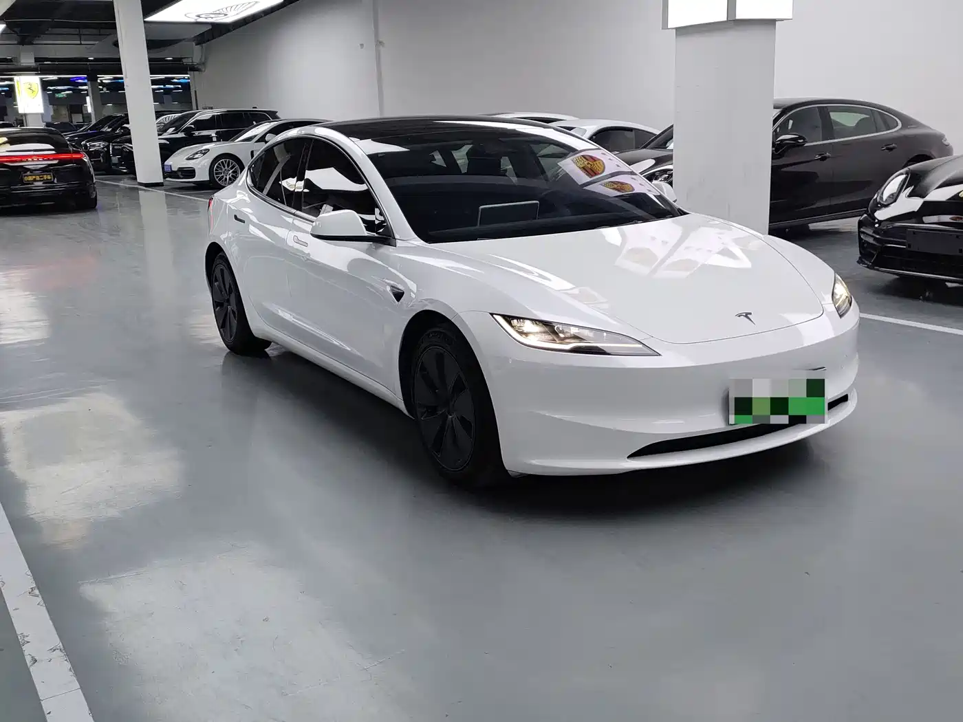 TESLA MODEL 3