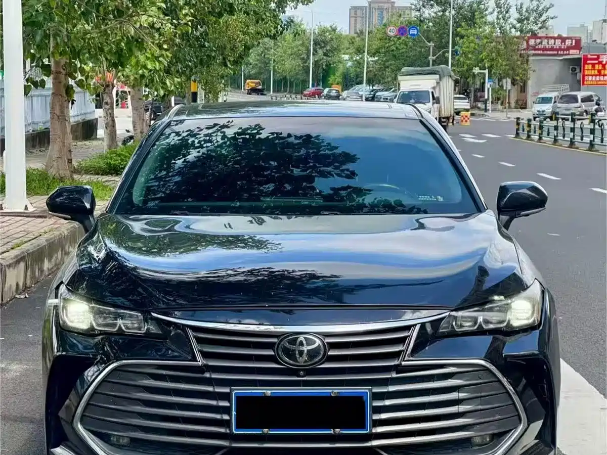 Фото 2 - Toyota Avalon