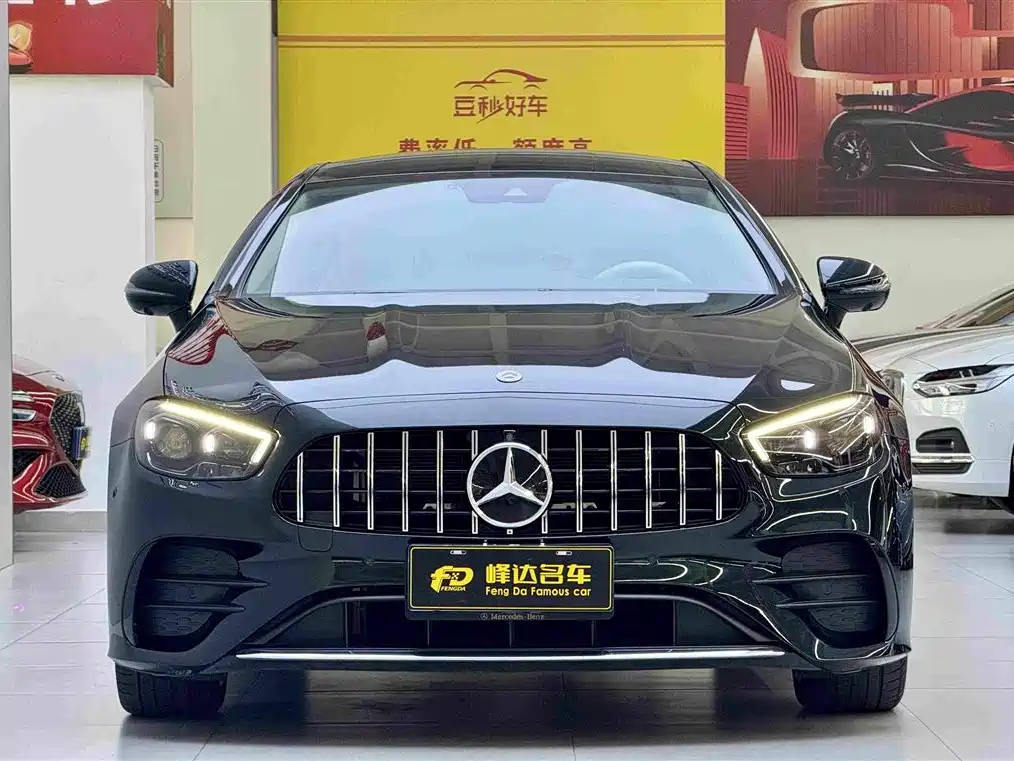 Фото 2 - Mercedes-Benz E-Class (Import)