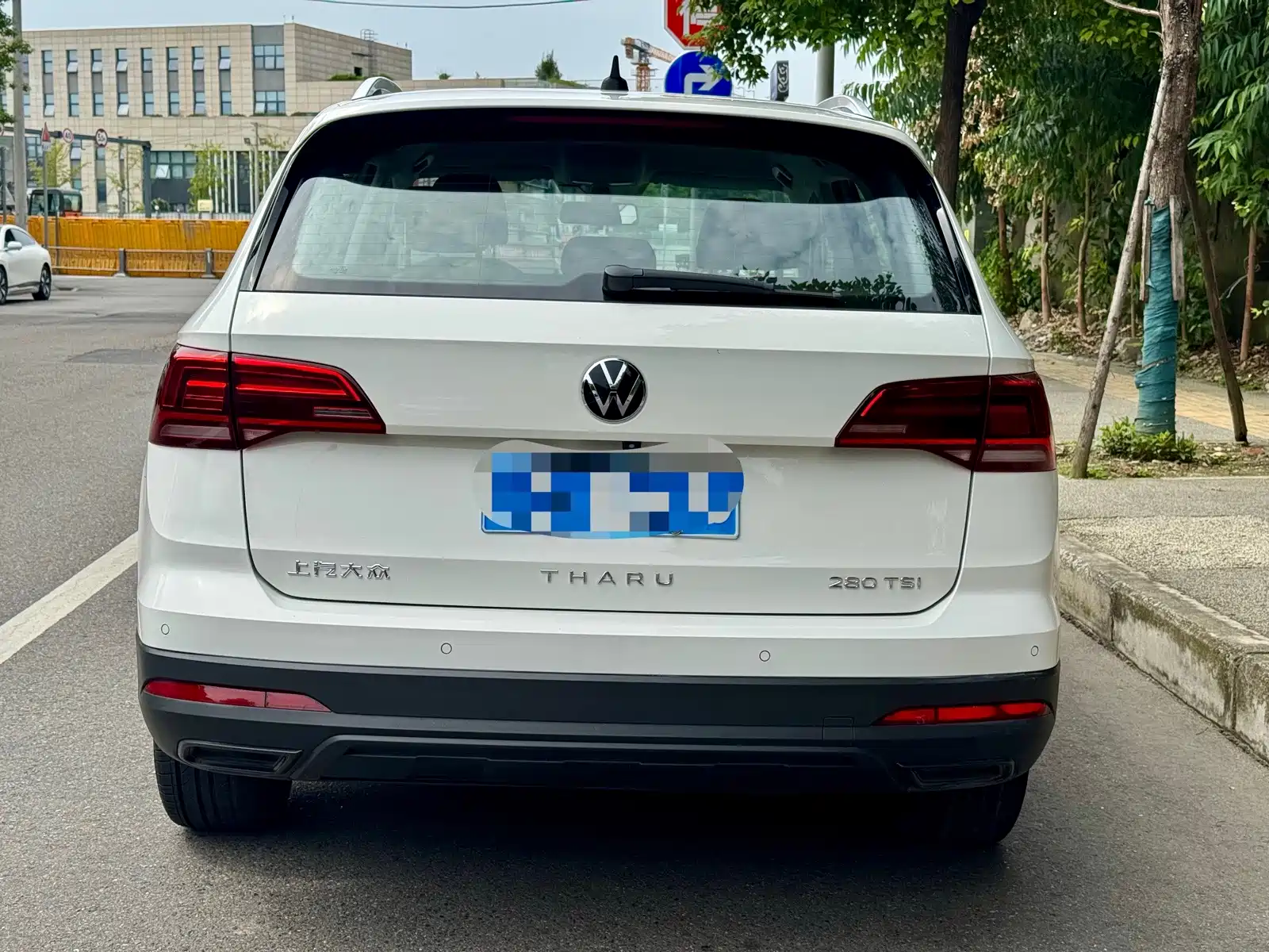 صورة 15 - Volkswagen Tharu