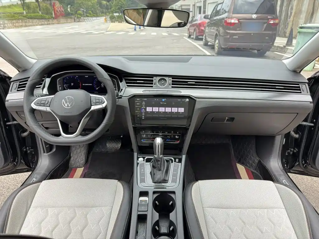 Volkswagen Magotan 2025 2025 Facelift II Public Edition 330TSI DSG Luxury