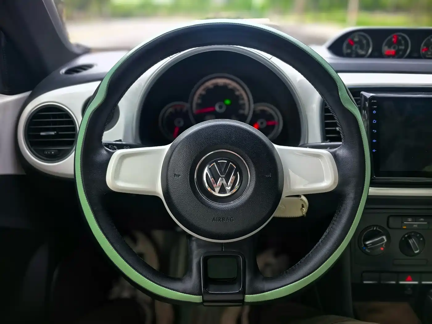 Volkswagen Beetle 2014 1.2TSI Fashion Edition фото 16