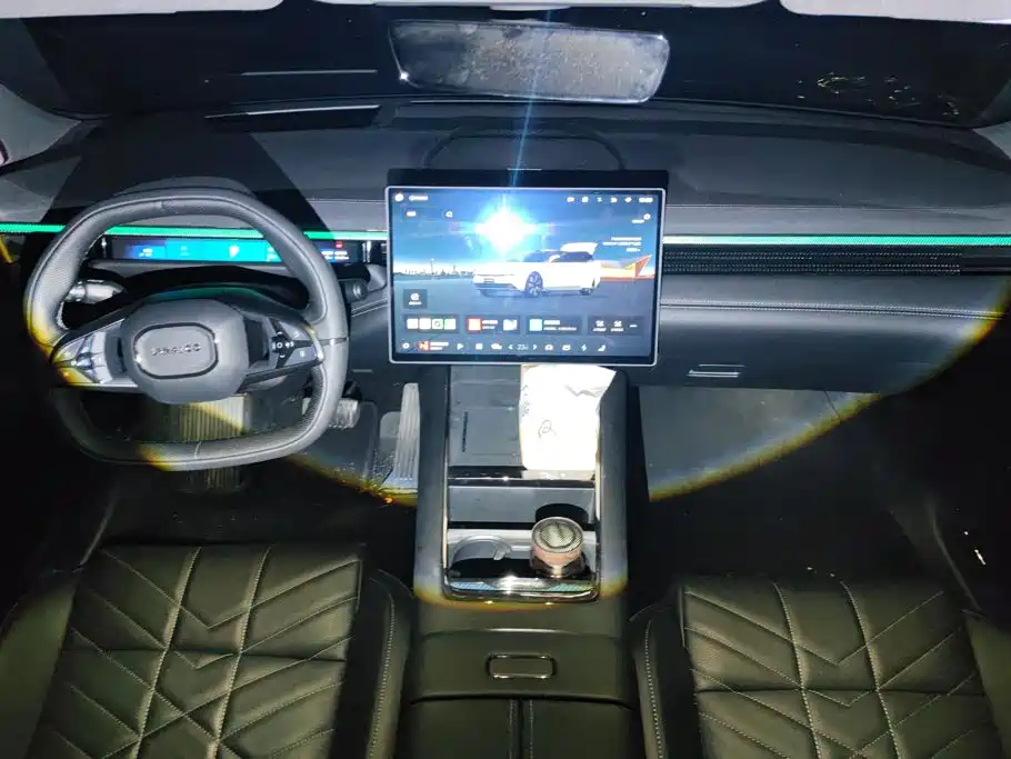 Lynk & Co 10 EM-P 2026 2025 Facelift 240 AWD Ultra