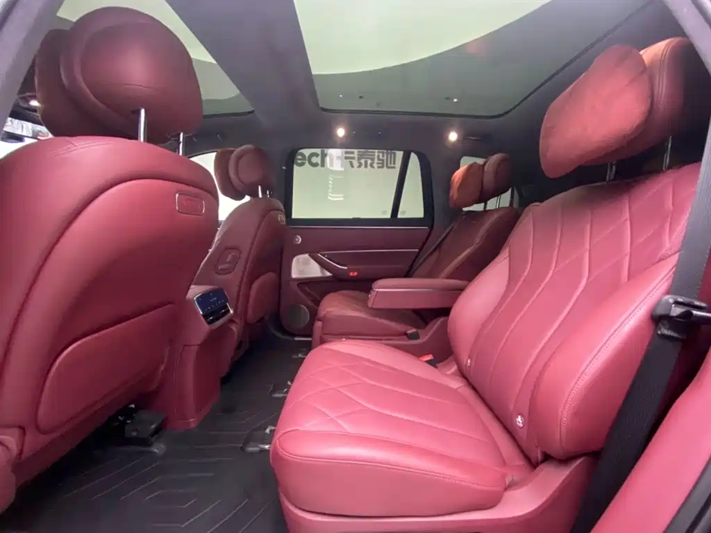 AITO Wenjie AITO M8 2025 Model Extended Range Max+ Edition 53.4kWh 6-Seater фото 19