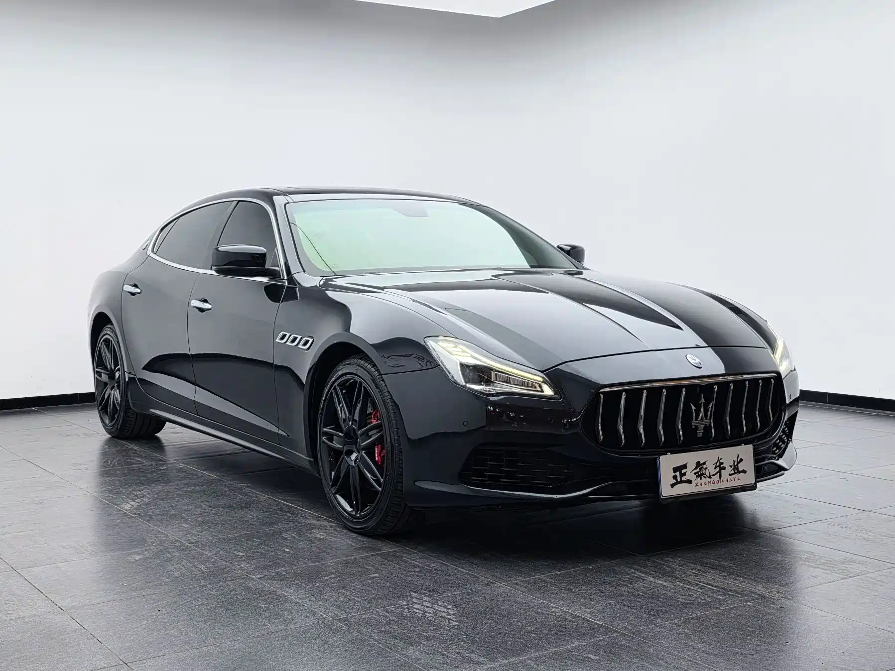 Photo 2 - Maserati Quattroporte