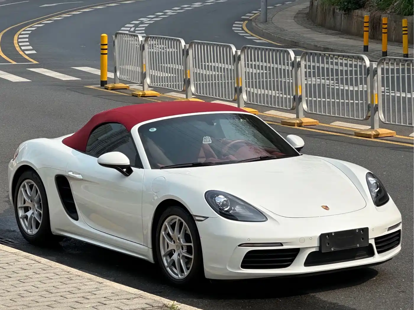 PORSCHE 718