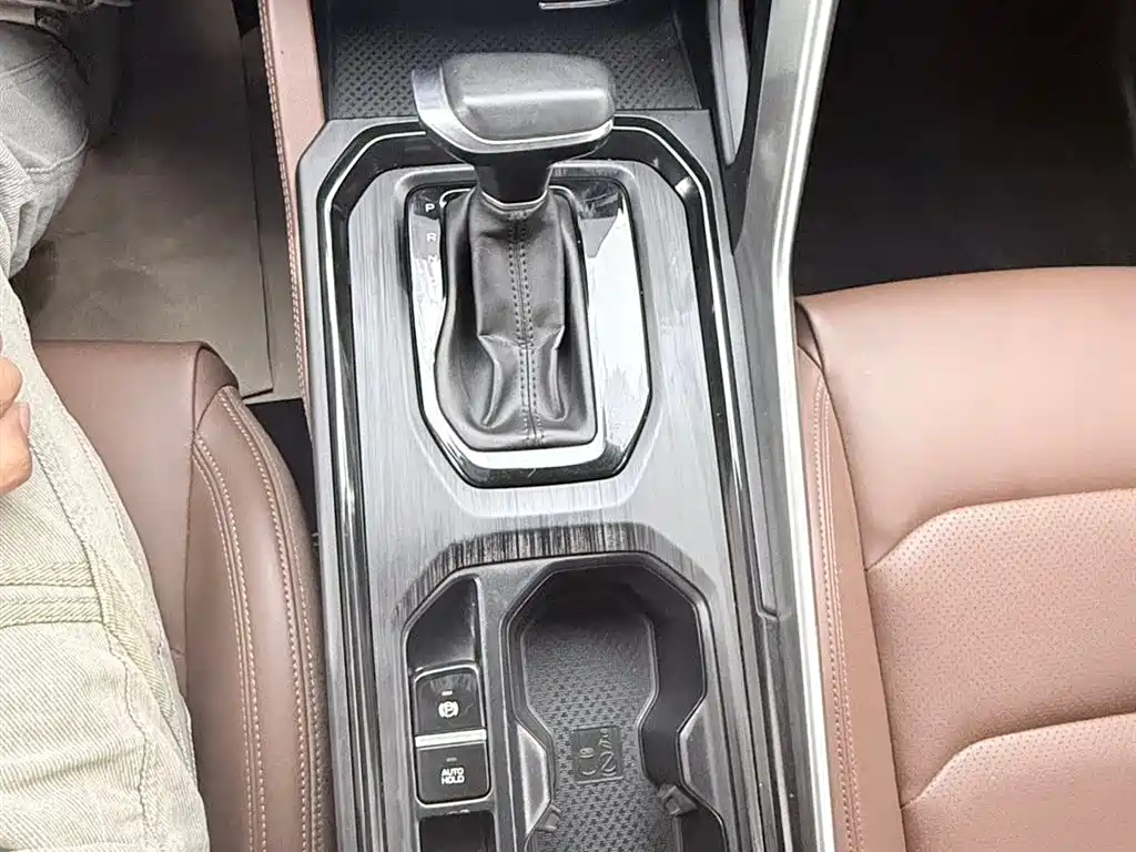 GEELY AUTOMOBILE VISION X6