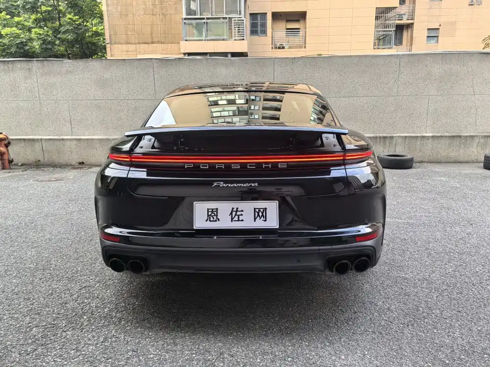 PORSCHE PANAMERA