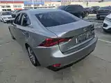 صورة 10 - Lexus IS
