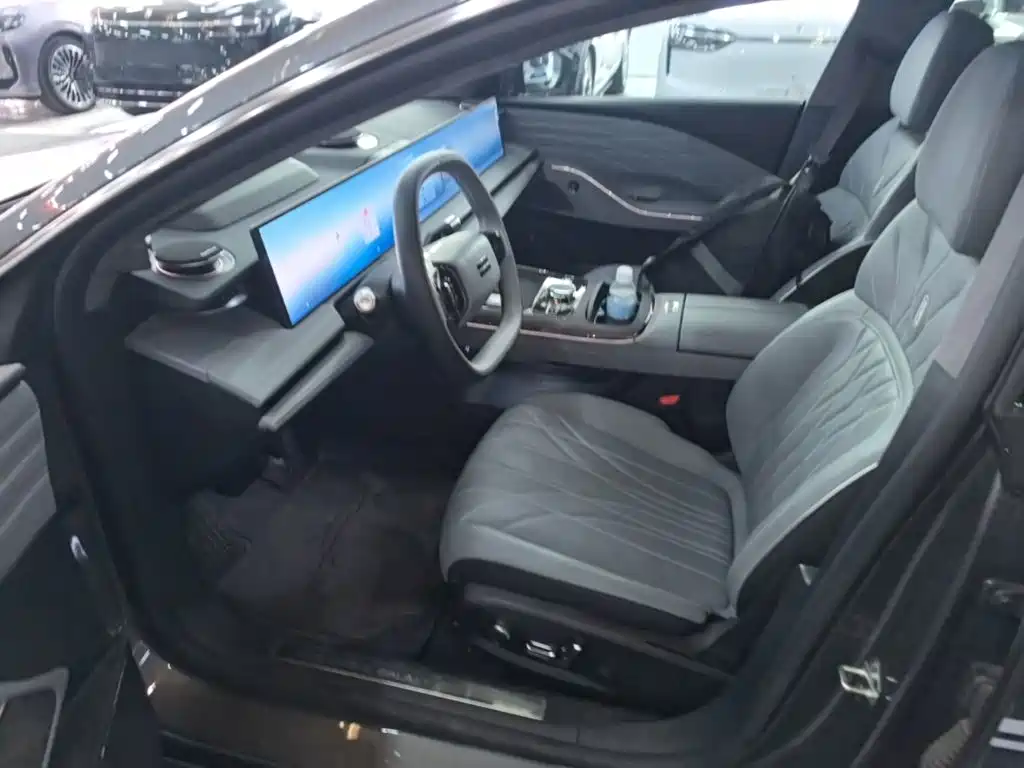 Geely Galaxy Galaxy E8 2025 2025 700km Long Voyage Smart Drive Edition