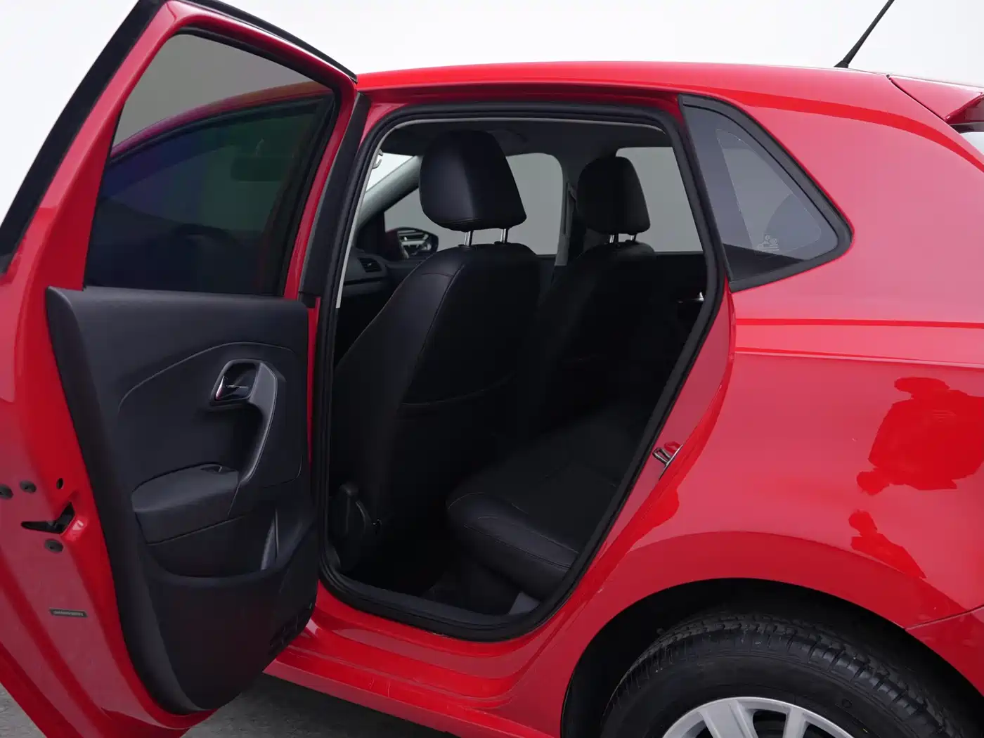 Volkswagen Polo 2016 1.4L Automatic Trend фото 16
