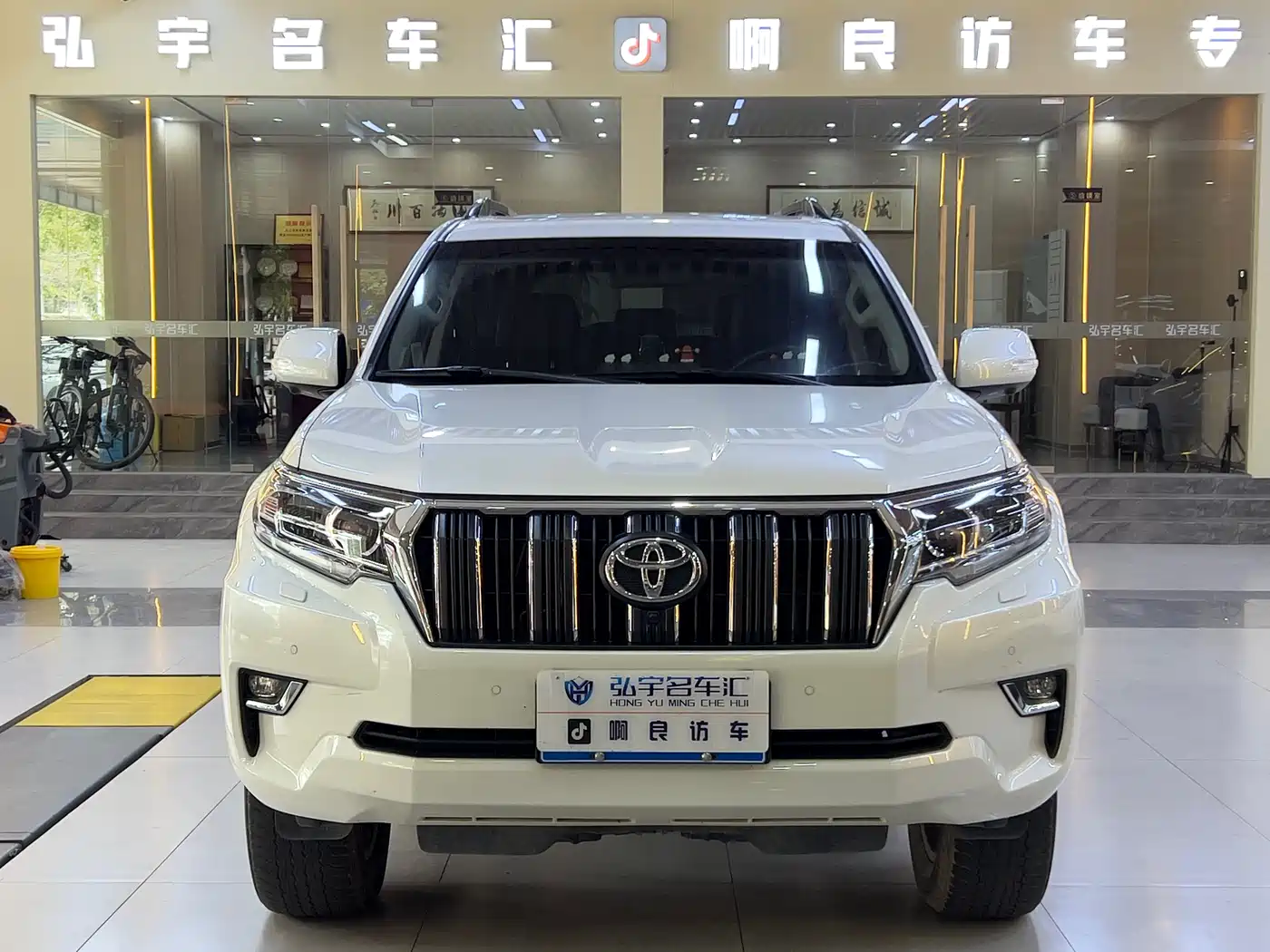 TOYOTA PRADO